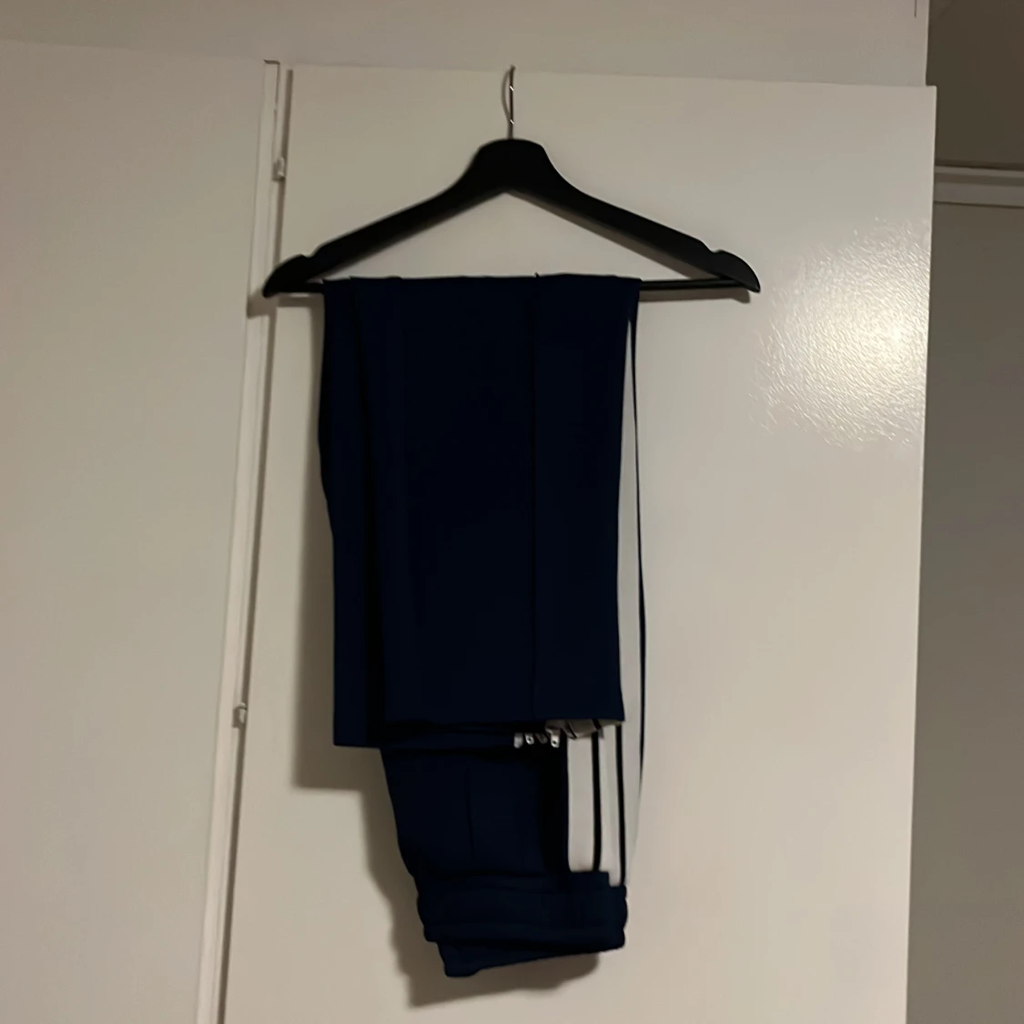 Palm Angels mörkblå mjukisbyxor - 1