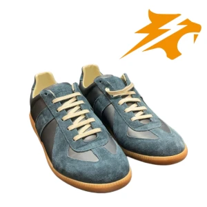 Maison Margiela - Snygga stilrena skor perfekta till vardagen, köpta på Vestiaire Collective, kvitto finns från tidigare ägare. Box, skor, skopåse följer med. Tveka inte på att skriva vid funderingar! Pris kan diskuteras!