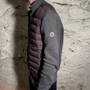 Moncler cardigan - Sjukt snygg Moncler cardigan.😁