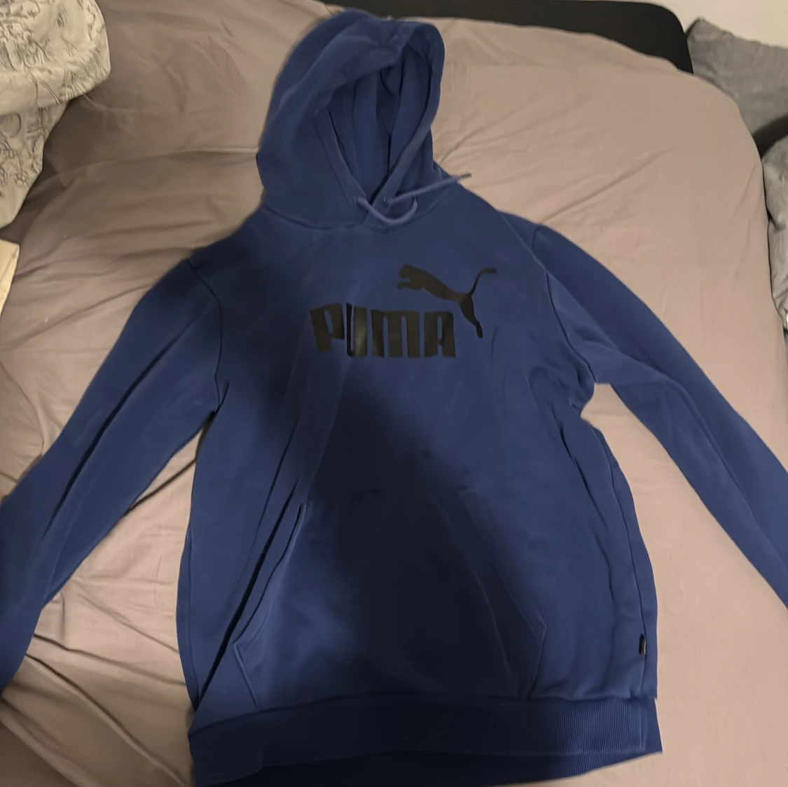 Blå hoodie från Puma
