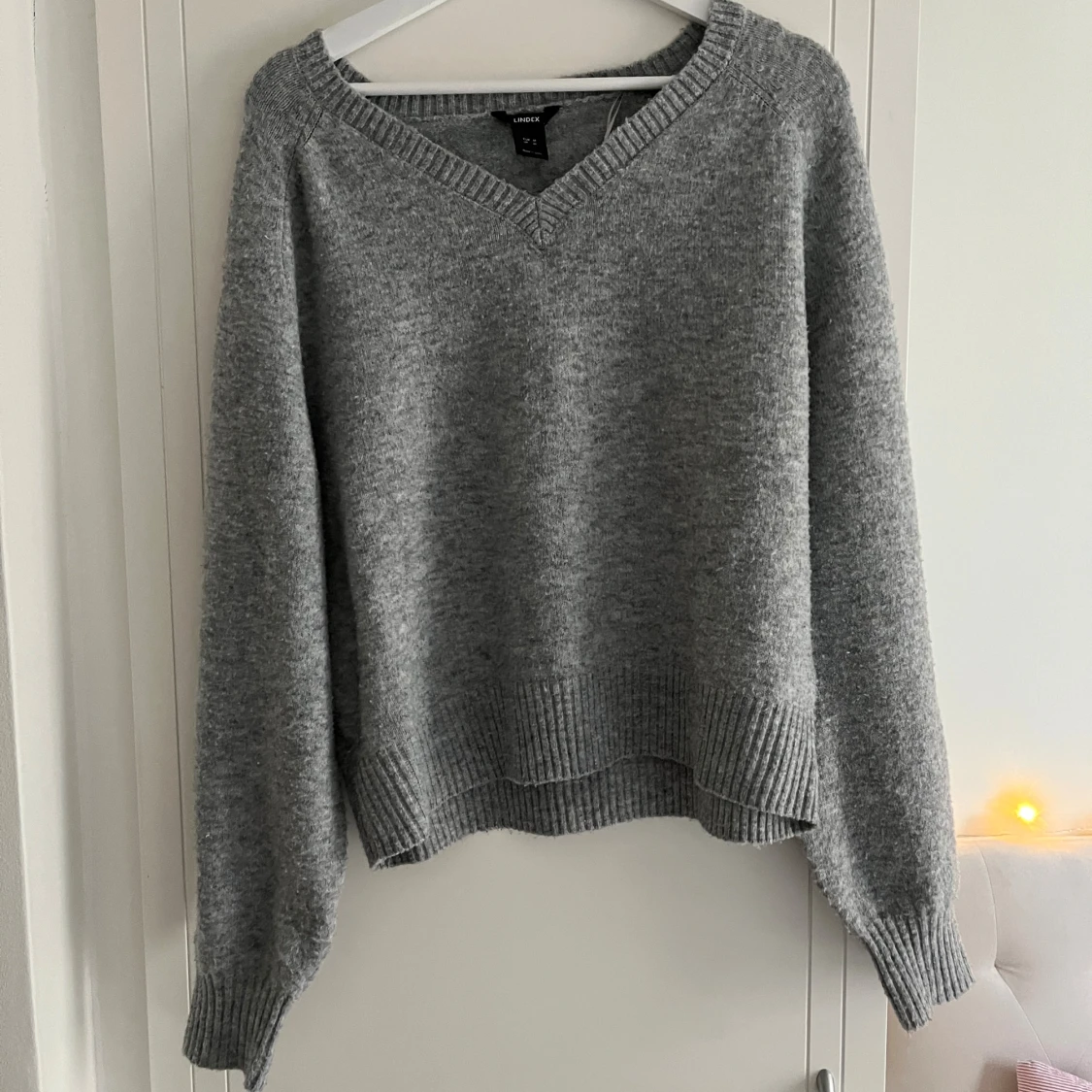 Grå stickad tröja från Lindex