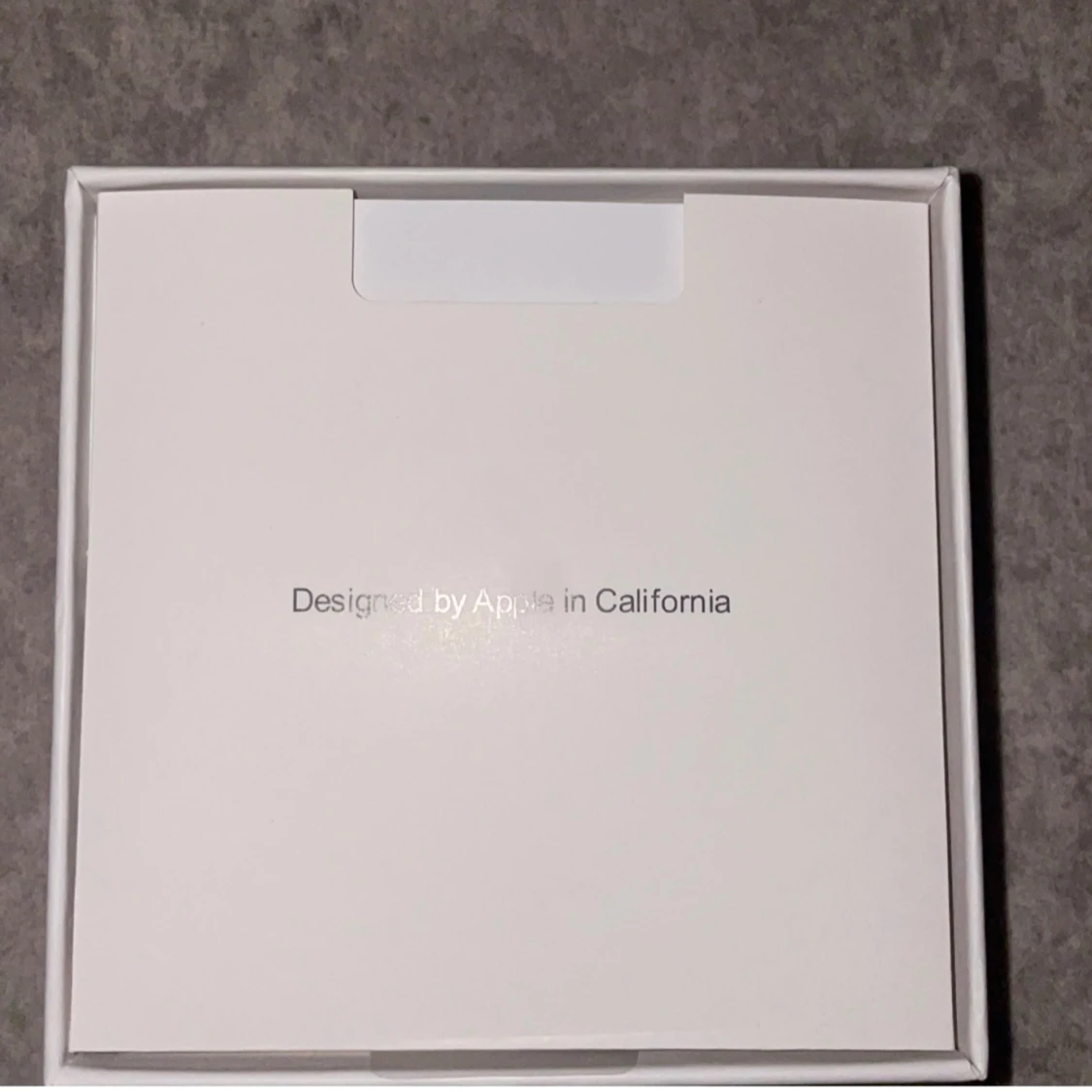 Apple AirPods med trådlöst laddningsetui - 2