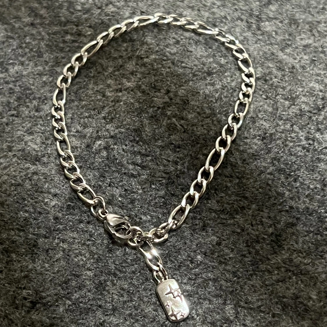 The Minimalist Silver Star