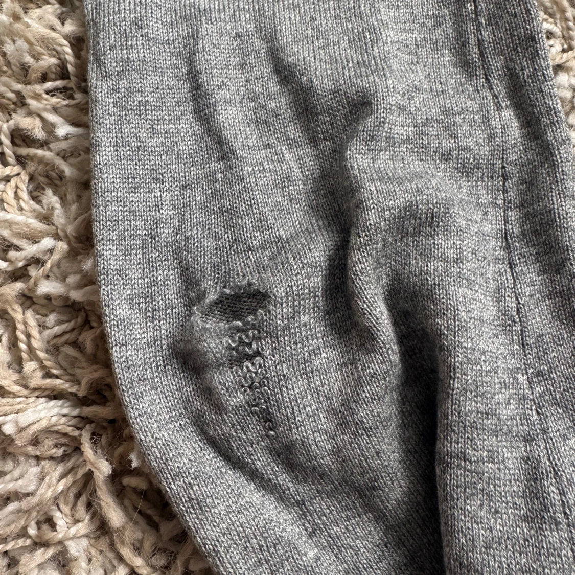 Grå hoodie från Max Tonso - 3