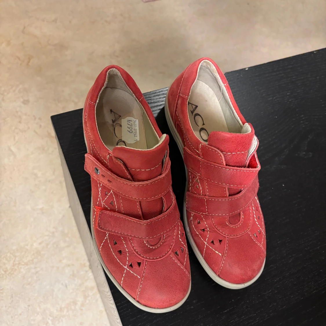Röda mockaskor från ACO med kardborre - 2