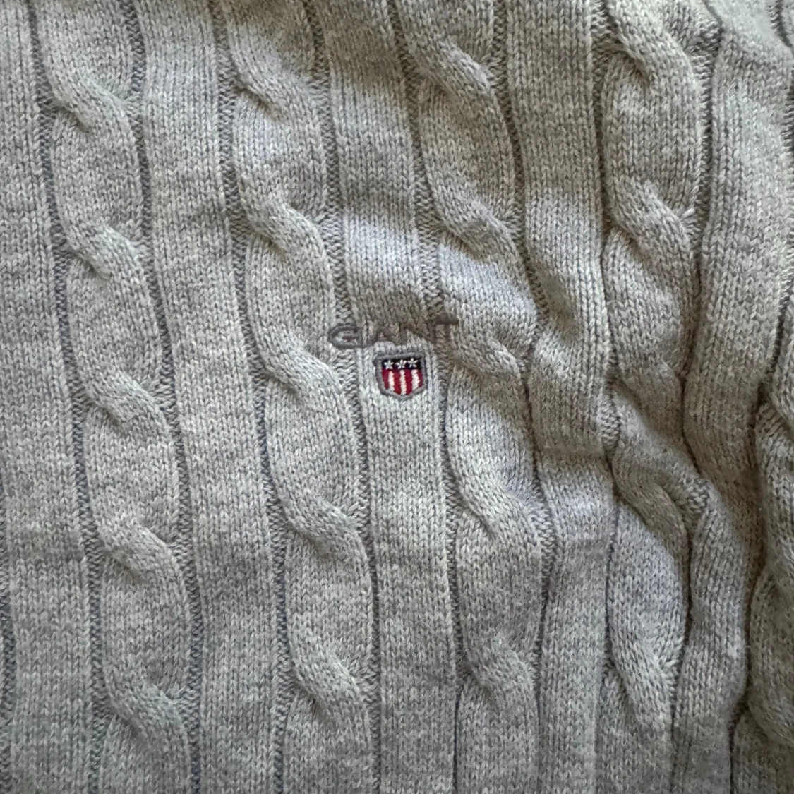 Grå stickad tröja från GANT - 1