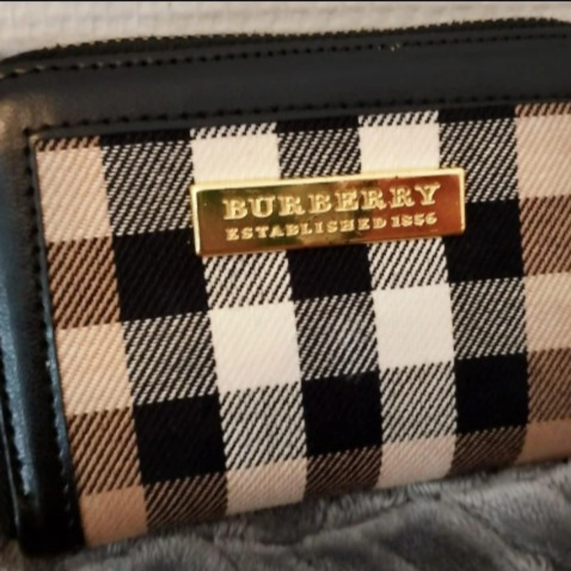 Rutig plånbok från Burberry