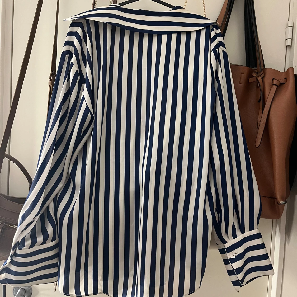 Randig blåvit skjorta från Zara - 2