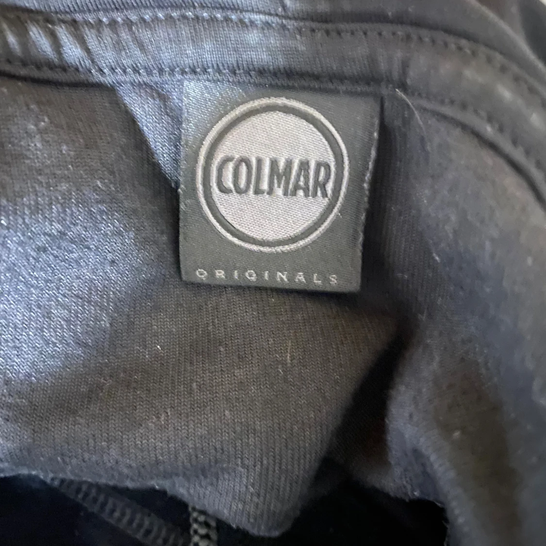 Svart Colmar hoodie i sammet - 3