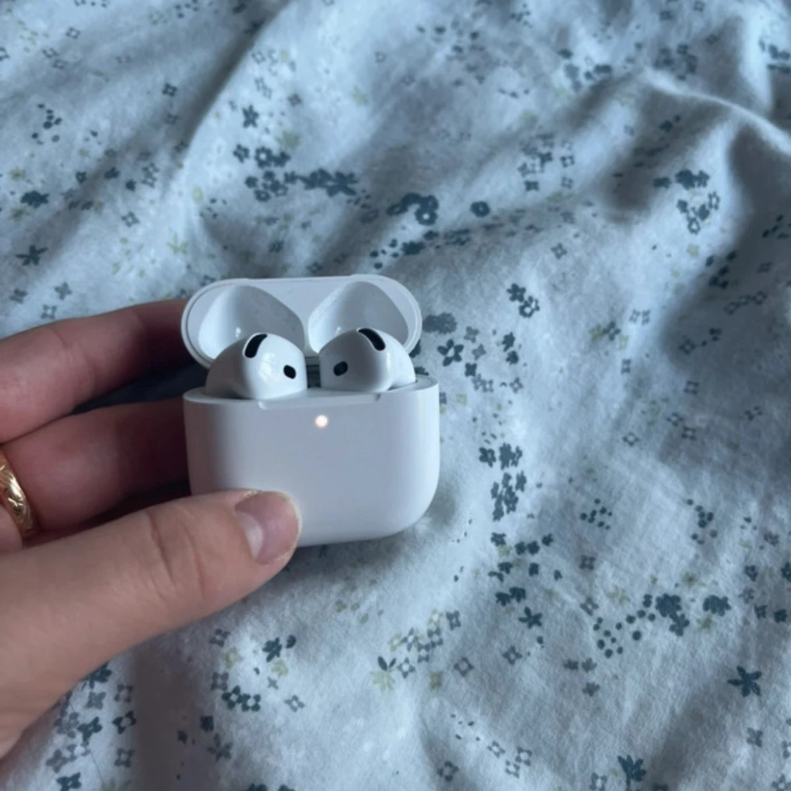 AirPods 4