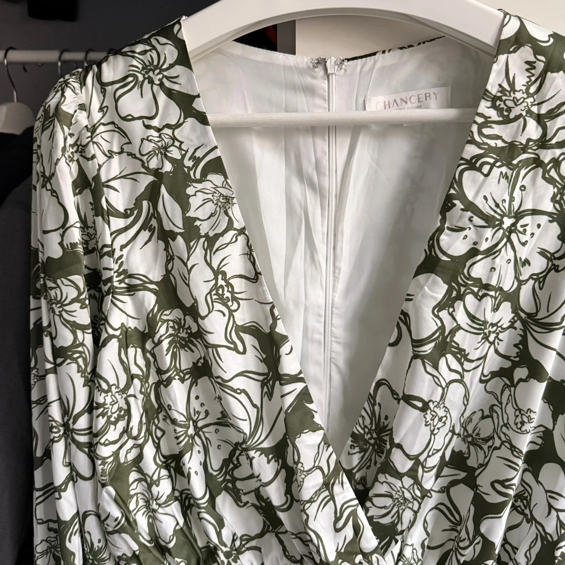 Blommig långklänning - 1