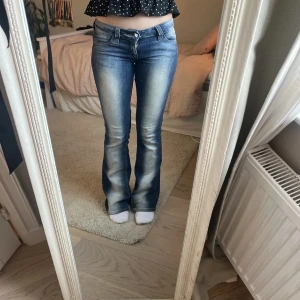 Weekday jeans!! - Bra skick men slitna längst ner men inget man tänker på. Bara höra av dig om du har frågor😇