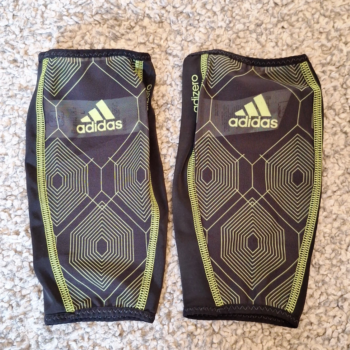 Adidas Messi 10 Pro benskydd  - 2