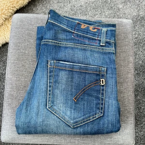 Dondup jeans - Säljer dessa sjukt snygga dondup jeans! Riktigt fet tvätt!  Size: 34! Skick: 8,5/10! Hör av dig vid minsta fundering 🤩