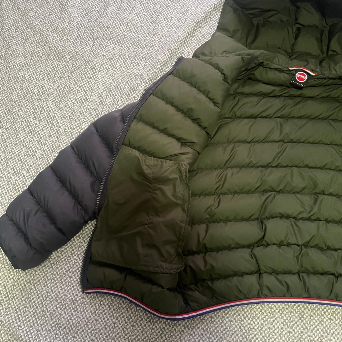 Svart dunjacka från Colmar med huva - 1