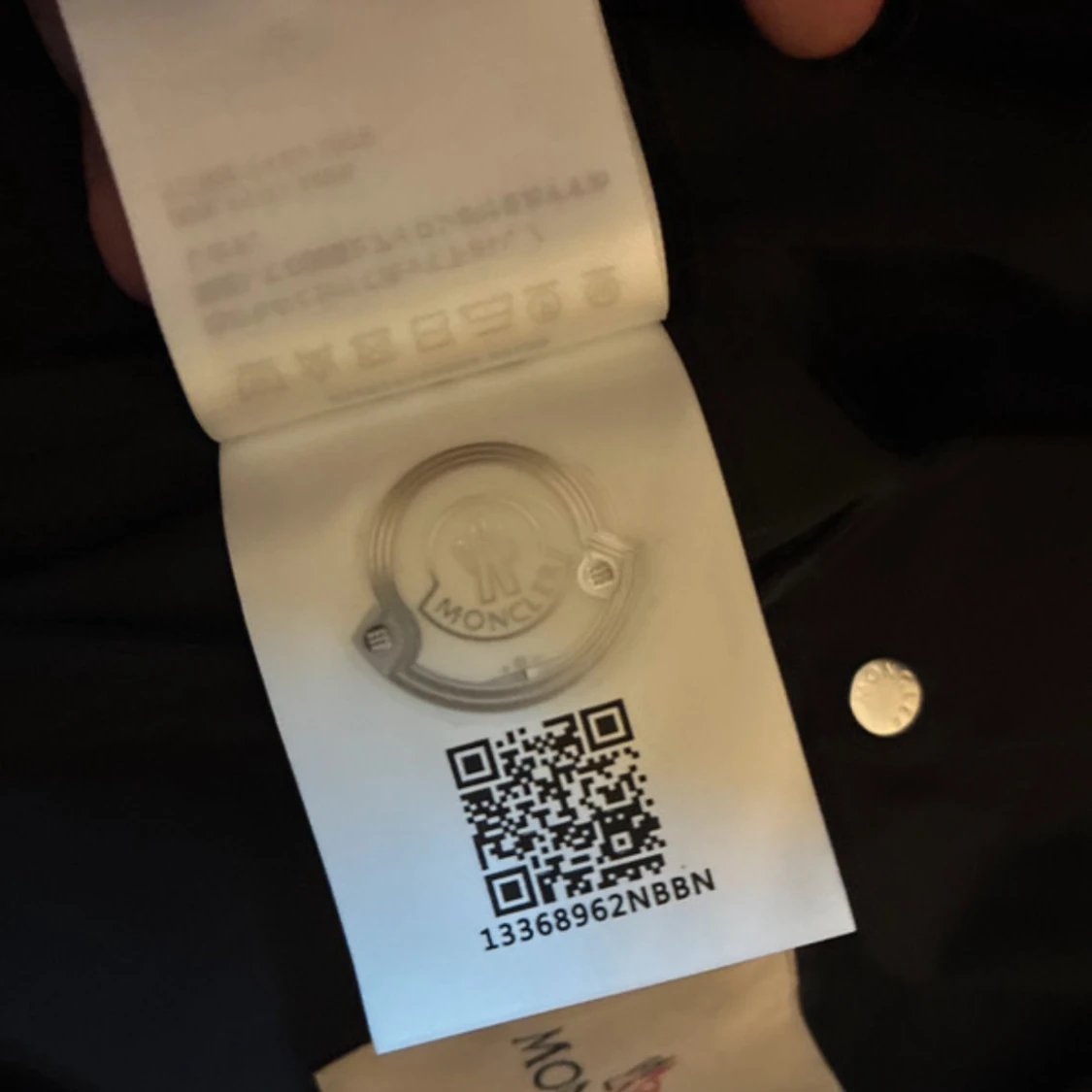 Svart vindjacka från Moncler med huva - 3