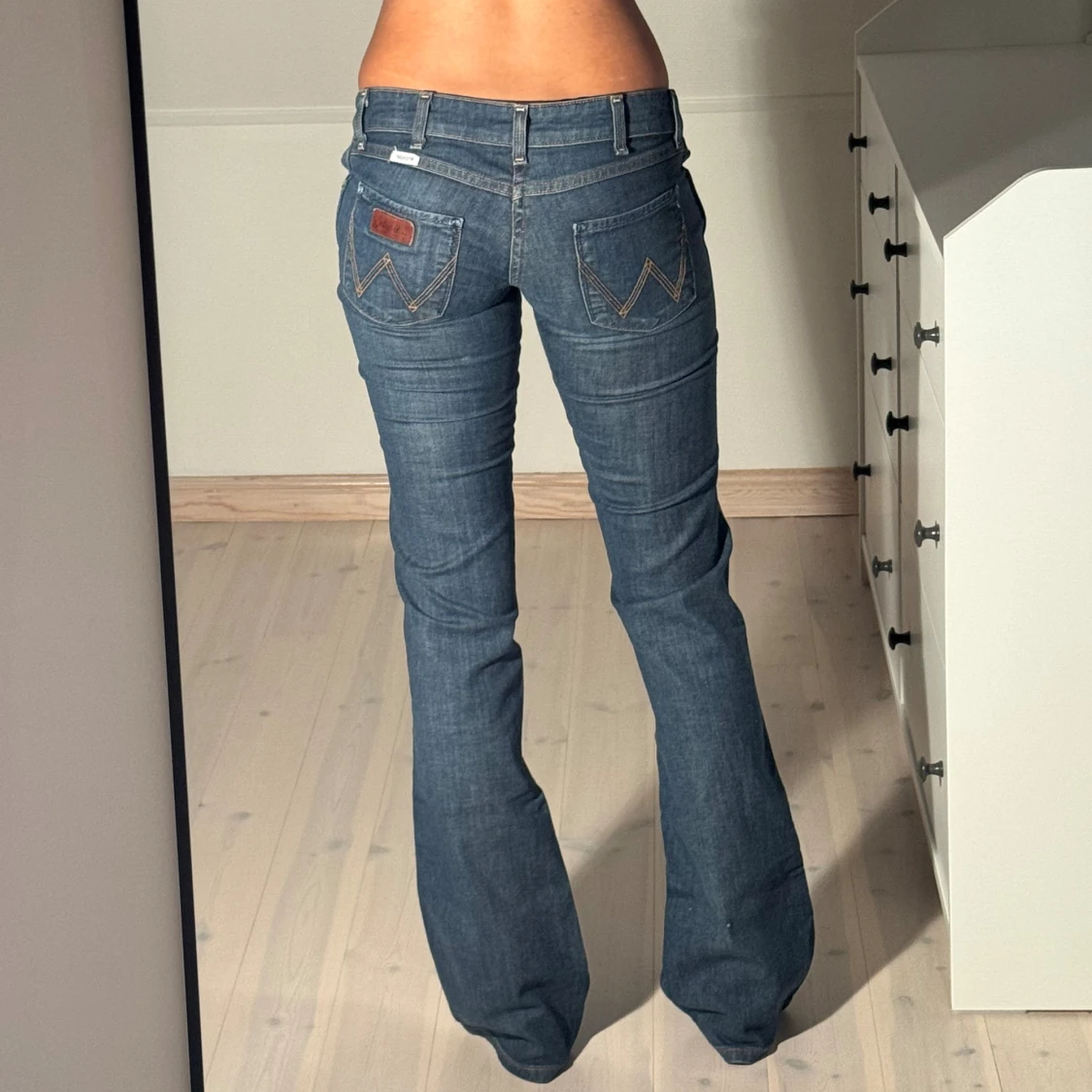 Low bootcut wrangler jeans  - 2
