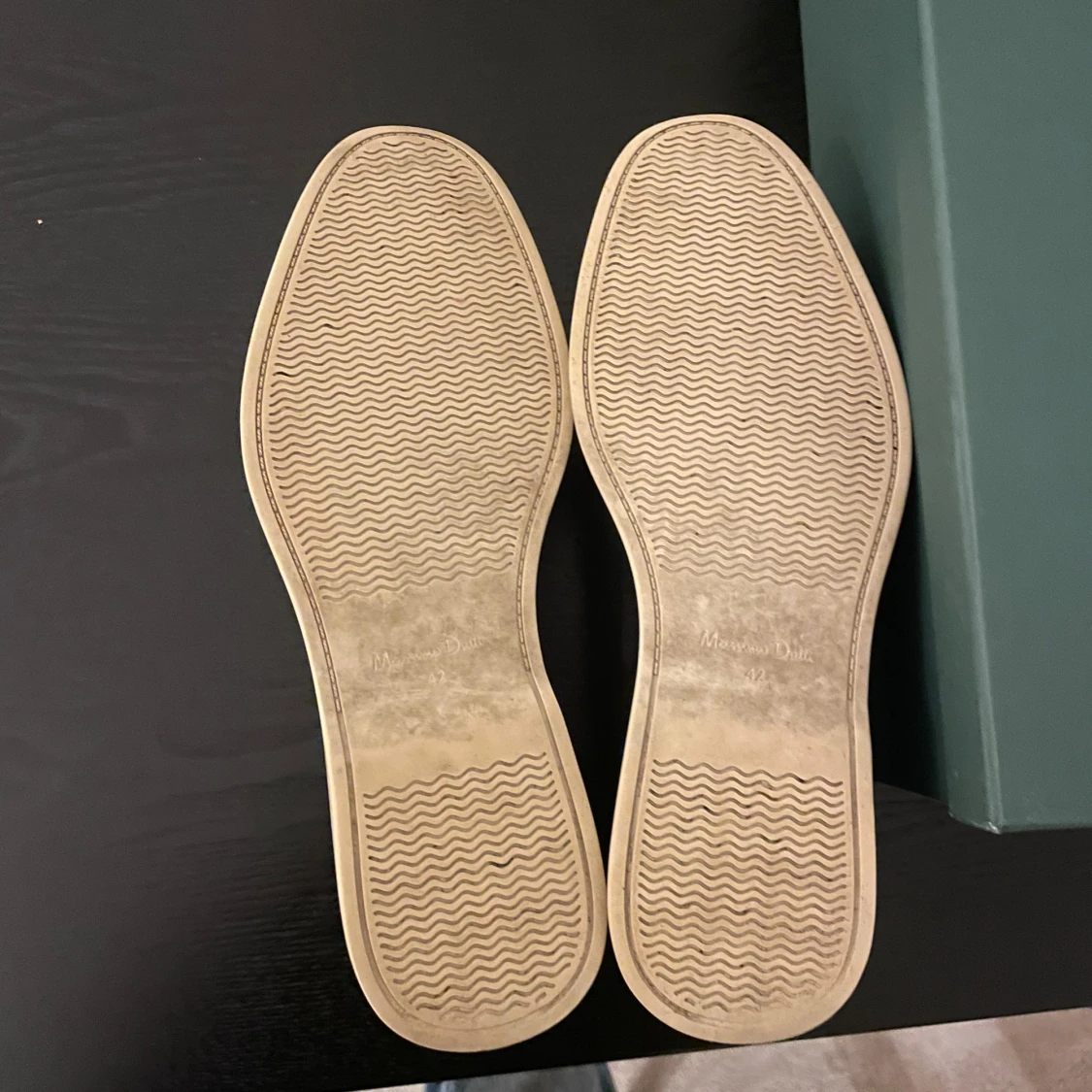 Svarta mockaloafers från Massimo Dutti - 3