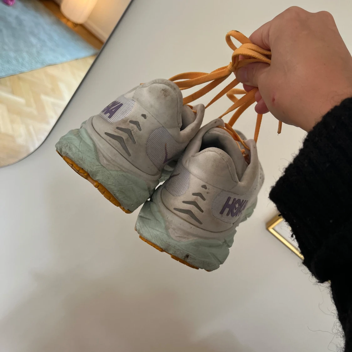 Hoka vita sneakers med lila logga - 2