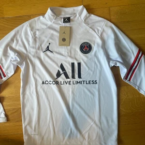 Psg tracksuit  - Stilren Psg tracksuit 