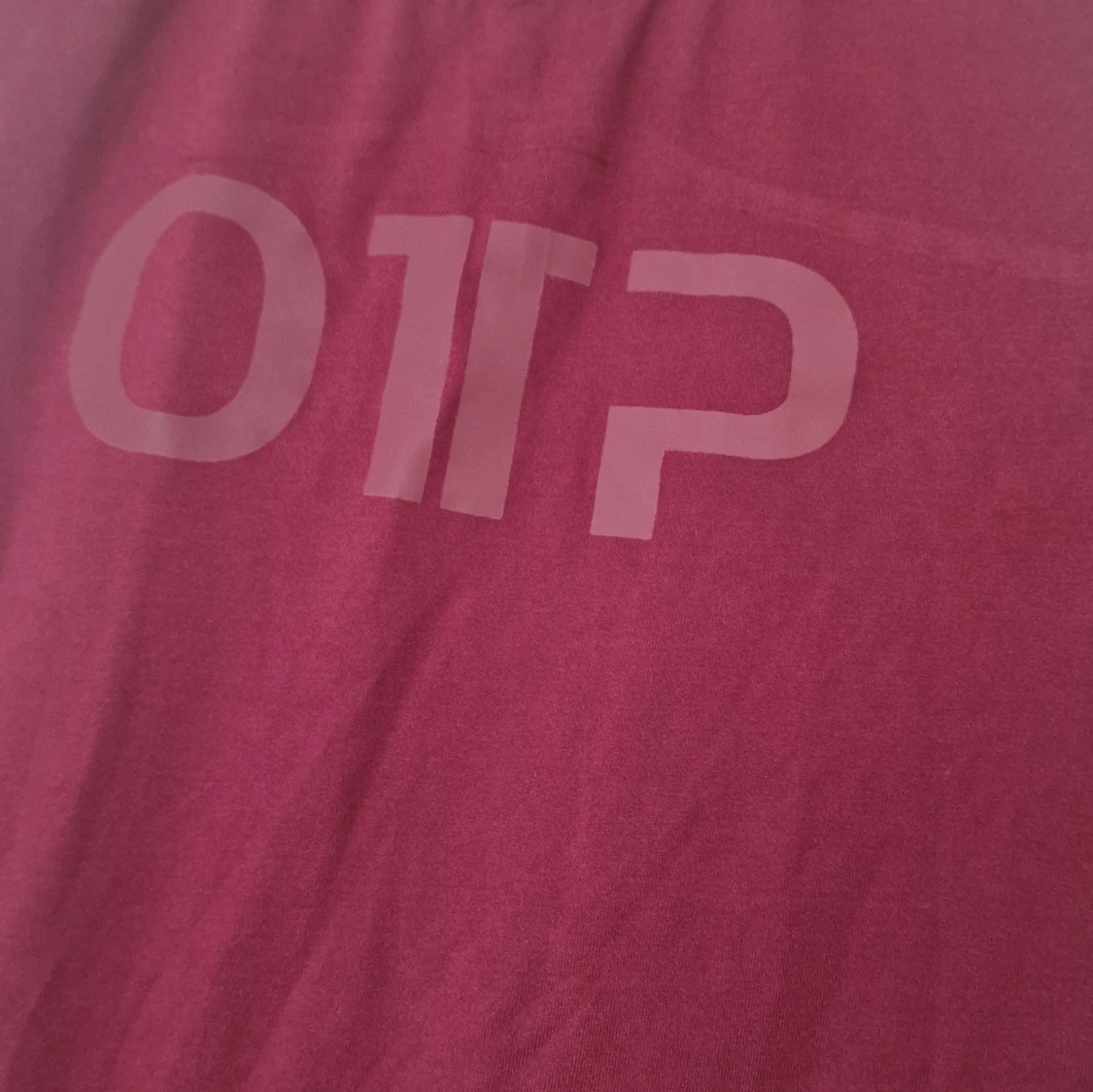 Vinrött träningslinne från OTP - 2