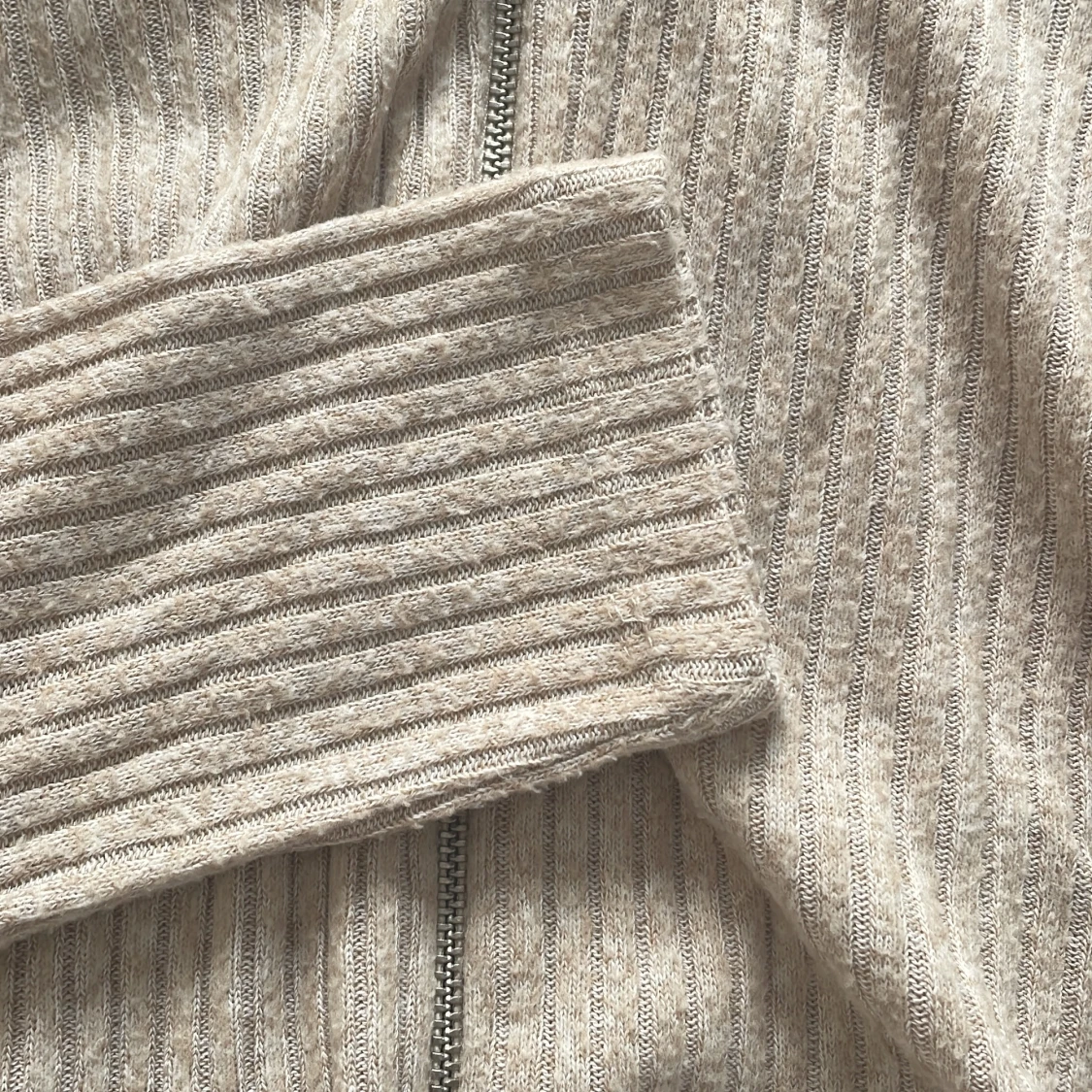 Beige ribbad kofta från 157 XS - 2