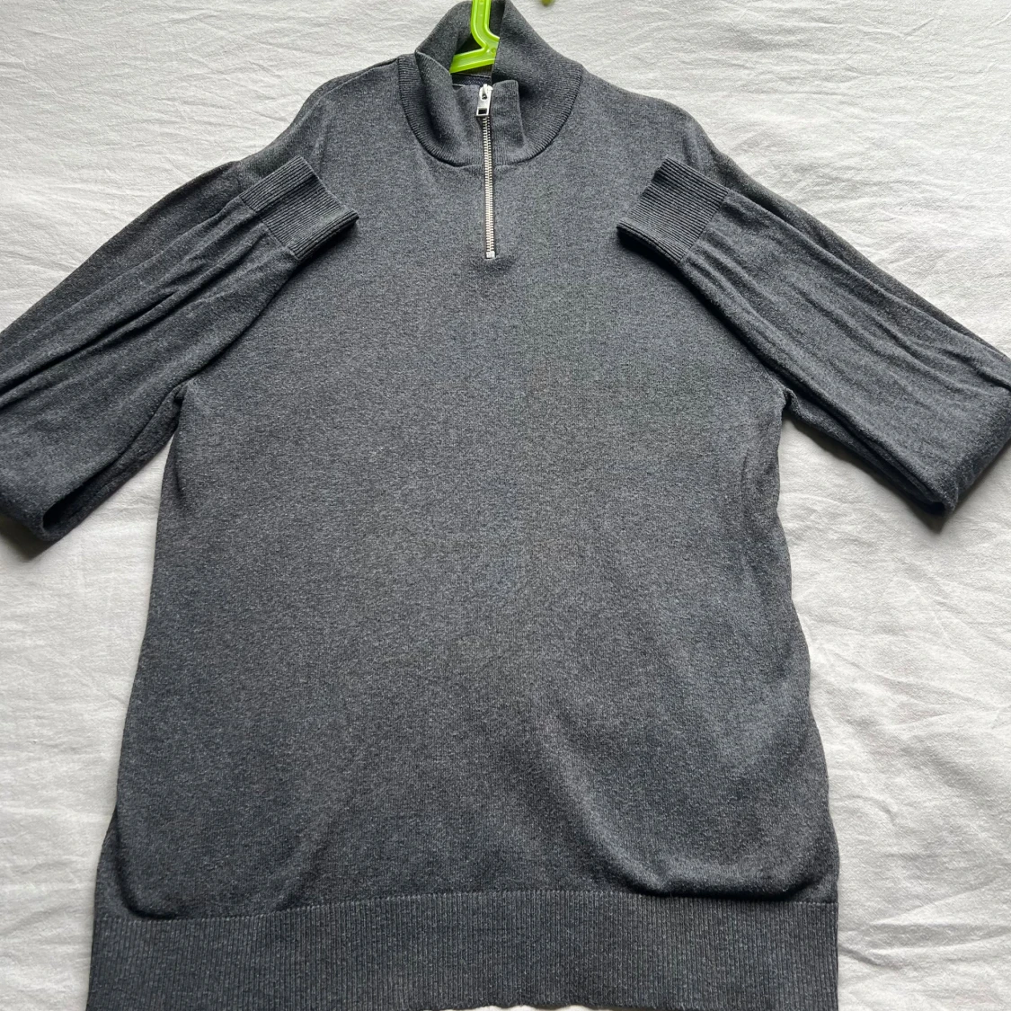 Grå half zip stickad tröja