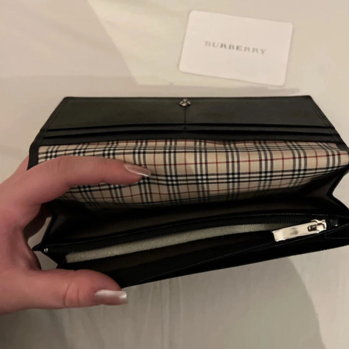 Burberry svart plånbok i skinn - 2