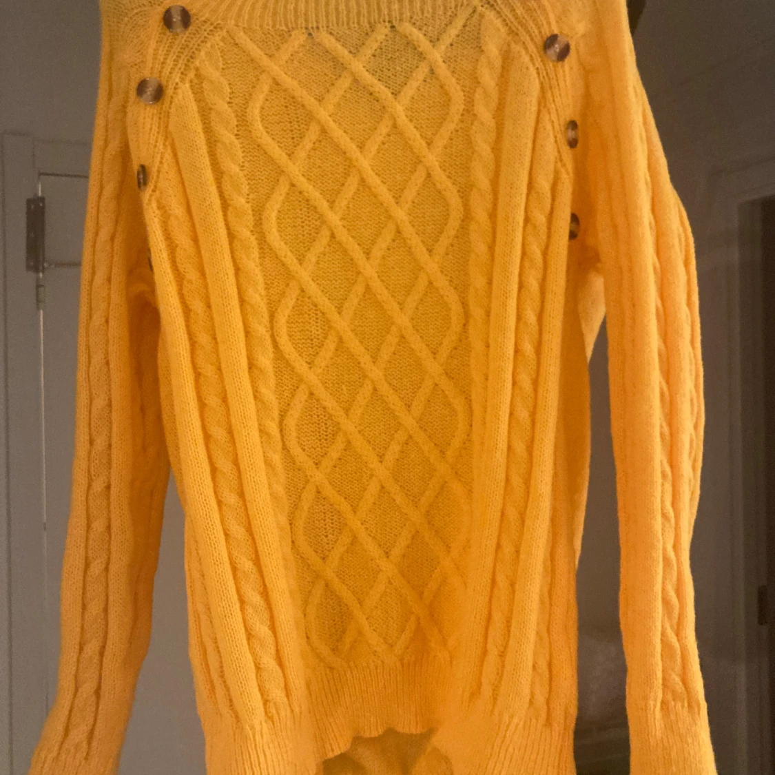 Mysig Gul / Orange Tröja - 1