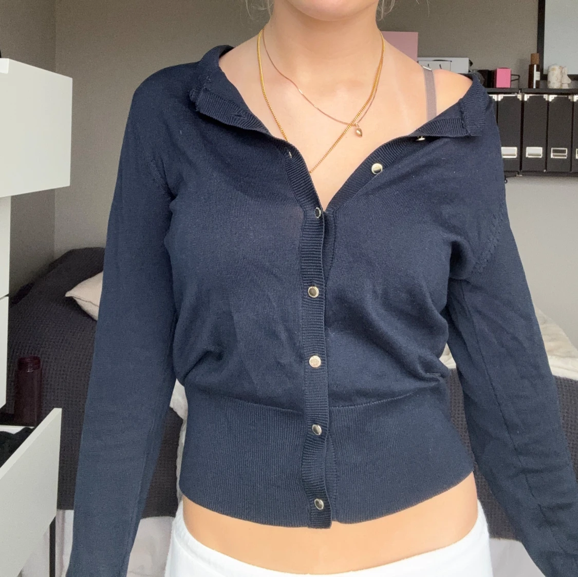 Mörkblå kofta med knappar - 1