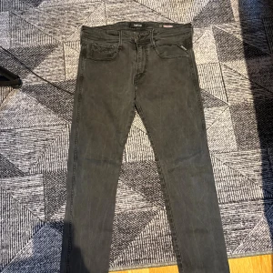 Replay Jeans ambass - storlek 33-34| skick 9,5/10| pm för mer info