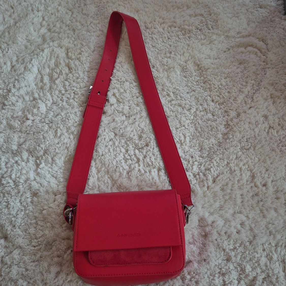 Röd axelväska från  Carin Wester - 1