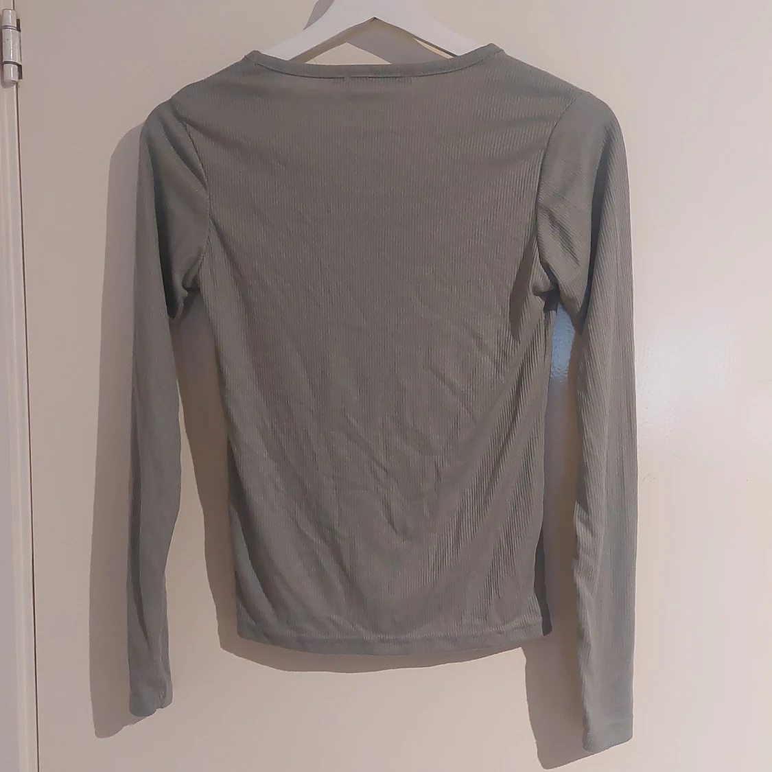 Grå ribbad långärmad topp 157 - 1