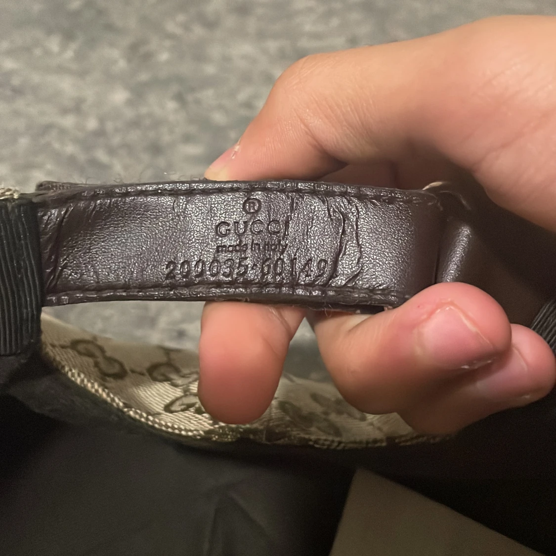 Gucci keps med GG-mönster och rödgrön detalj - 4