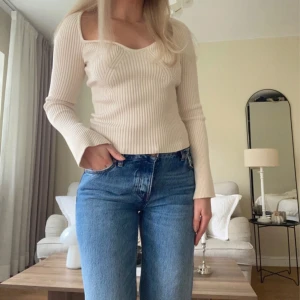 Söt topp med vida ärmar  - Säljer denna superfina toppen med utsvängda ärmar💗 Storlek M