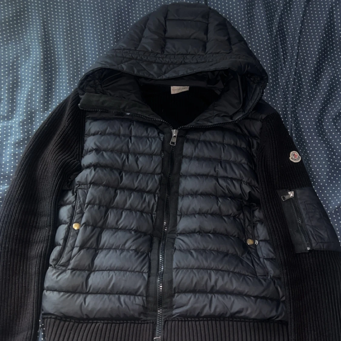 Svart Moncler pufferjacka XL