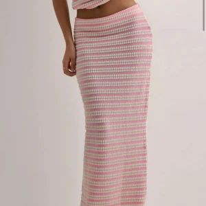 Kjol nelly - Helt oanvänd och slutsåld