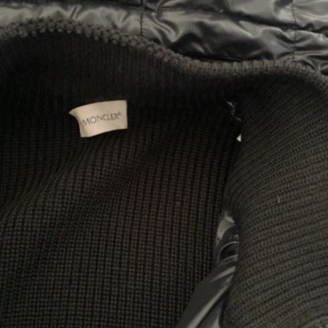 Svart pufferjacka från Moncler - 3