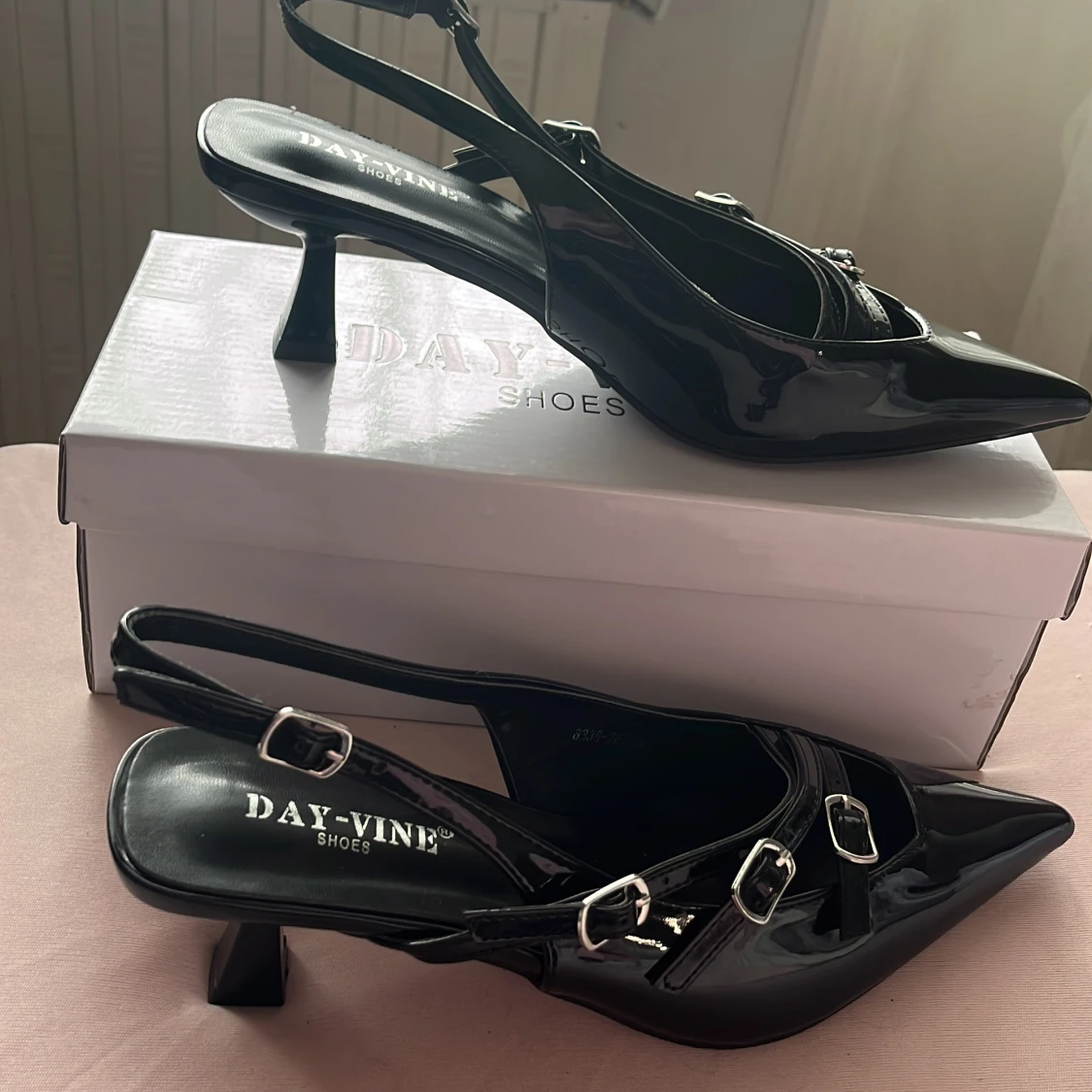 Svarta kitten heels från DAY-VINE - 1