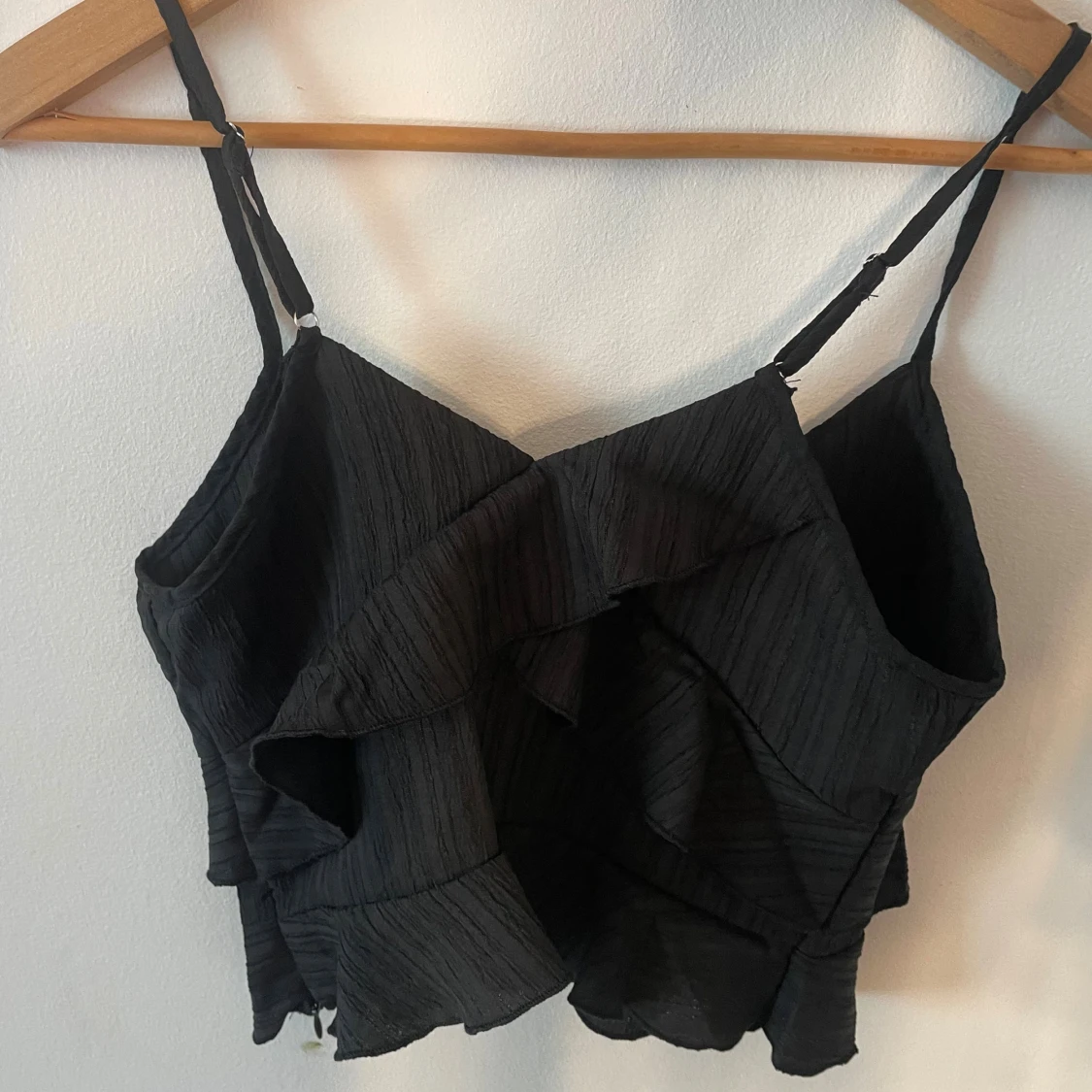 Svart volangig linnetopp XS - 1