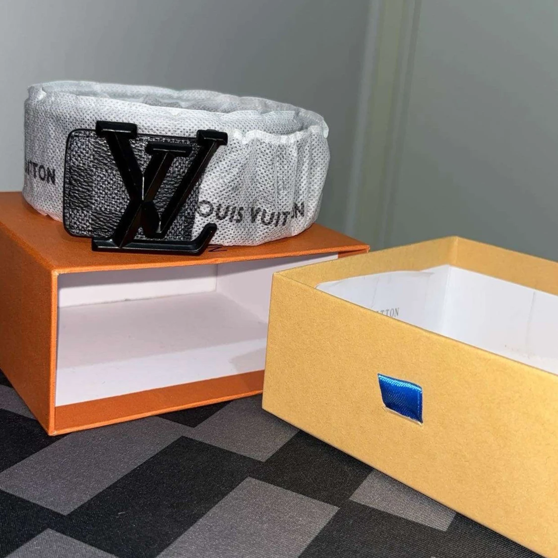 Svart Louis Vuitton bälte med LV-spänne - 3