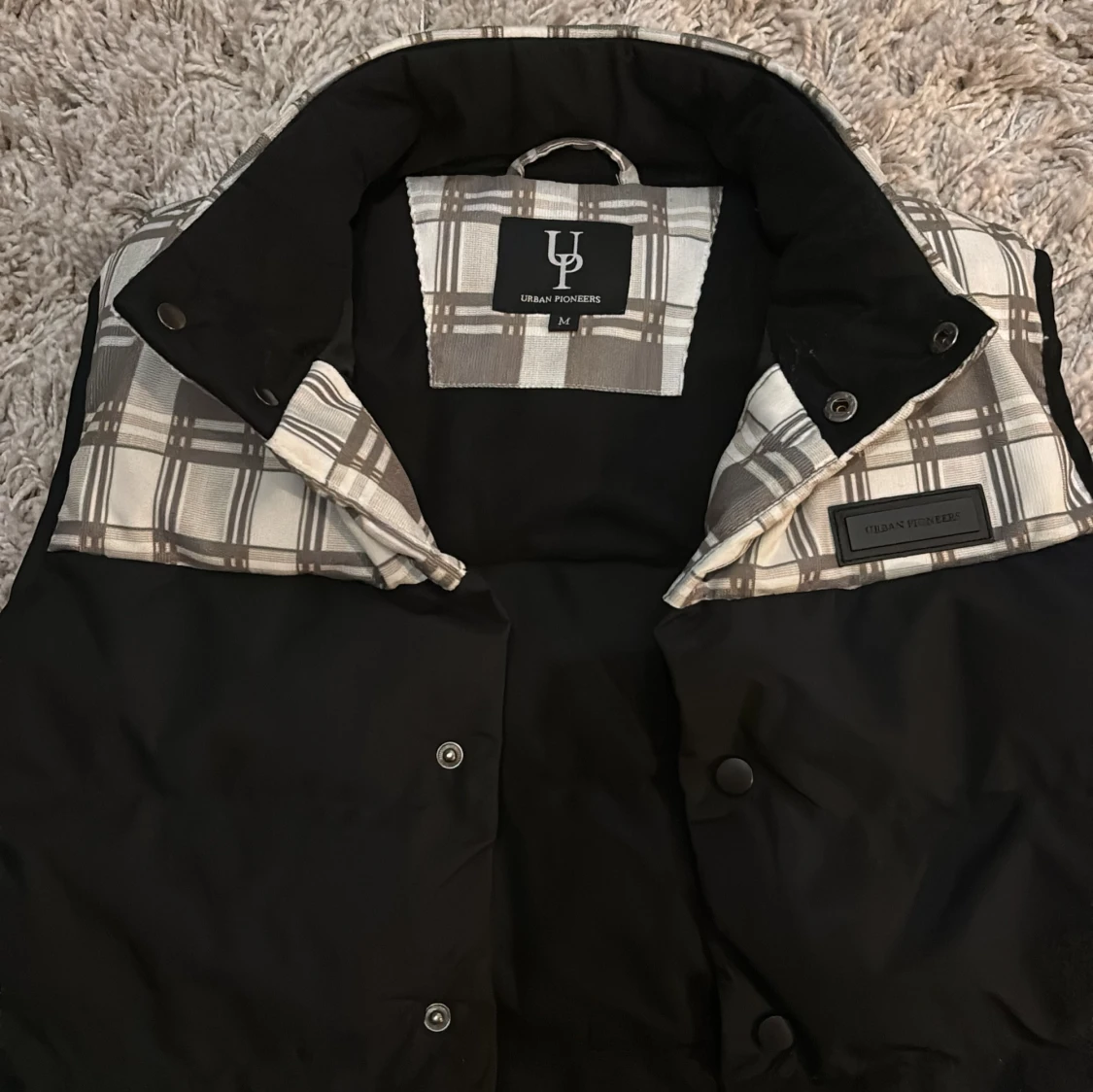 Rutig dunväst från Urban Pioneers - 2