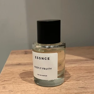 ESSNCE Keep It Fruity parfym - Fräsch parfym från ESSNCE med namnet Keep It Fruity. .