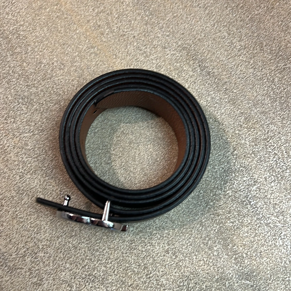 Svart skärp i skinn  - 2