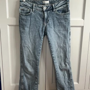 Helt nya jeans från Gina! - Jättefina jeans i nyskick. Bara att skriva för fler bilder eller om ni undrar något💕