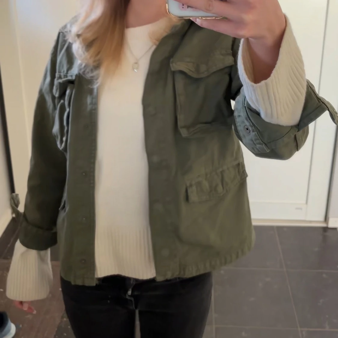 Grön trekvartsärmad jacka