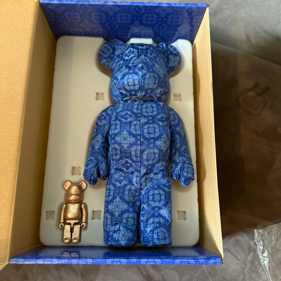 Bearbrick Clot x Nike  - 2