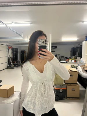 Odd molly tröja - Jätte söt odd molly tröja, den har sina år så skicket är inte det bästa, men den är fortfarande otroligt söt att ha på sig🥰