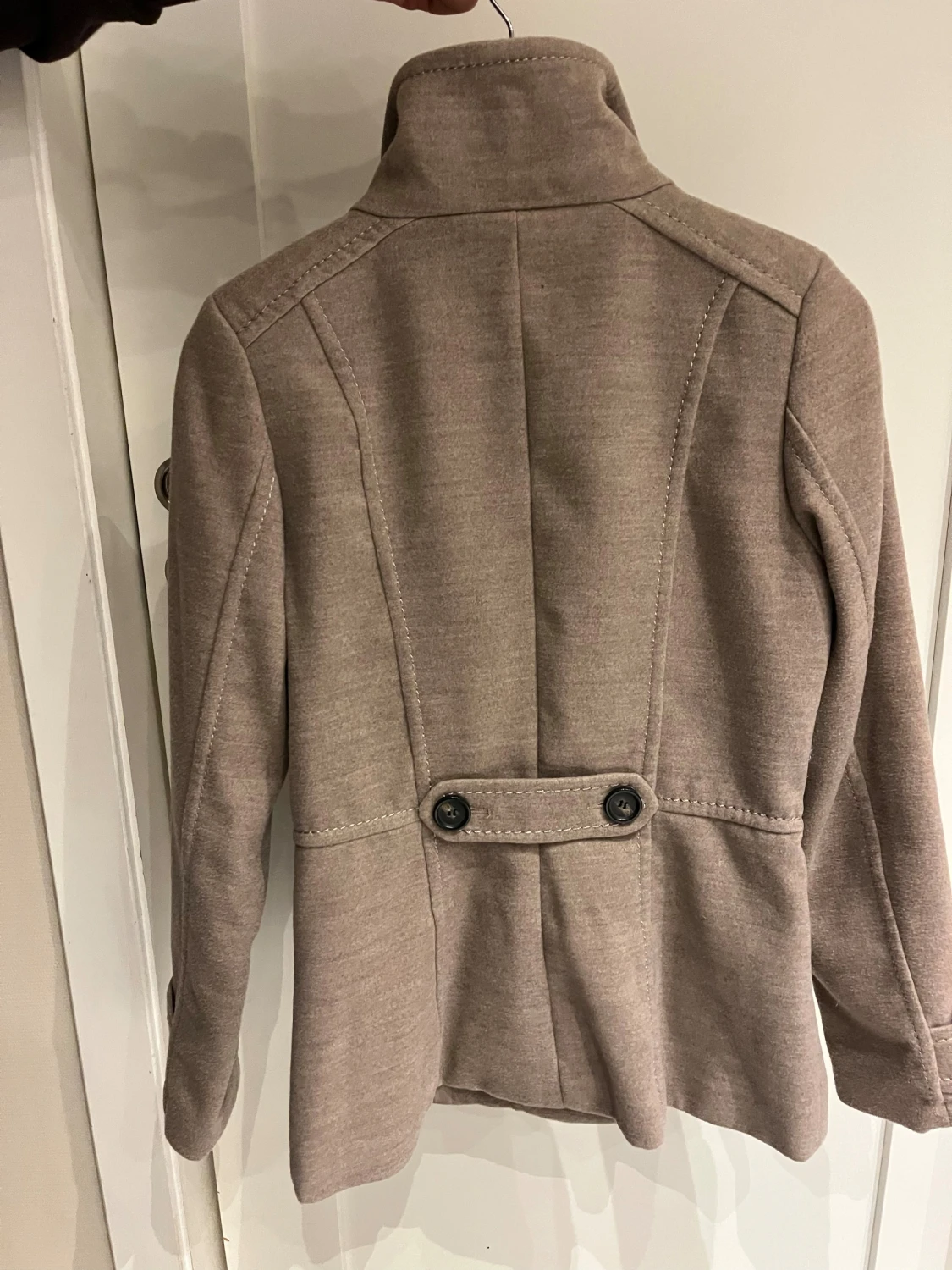 Beige skepparkavaj från H&M, strl 36 - 1