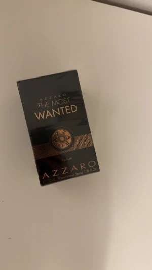 Azzaro The Most Wanted Parfum - Azzaro The Most Wanted Parfum, 100 ml. Snygg och modern design som sticker ut. Perfekt för dig som vill synas och ta plats. Låt varje dag bli din tid att glänsa!